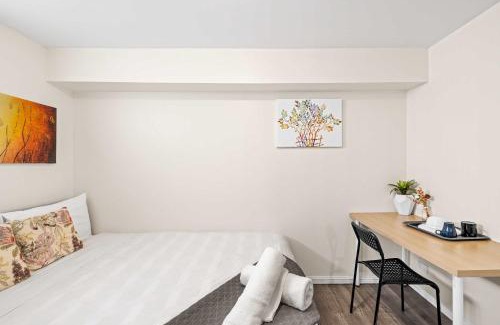 Carramar Maison | Relaxed Private Double Room in Carramar - Close to Station - Shared Bathroom