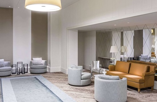 Nassau Hôtel | Relaxed Retreat | Room with Balcony! Pool, Onsite Dining & Bar, Pets Allowed!