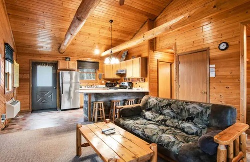 New Lisbon Cabine | Relaxin Cabins 2BR, 1BA #4