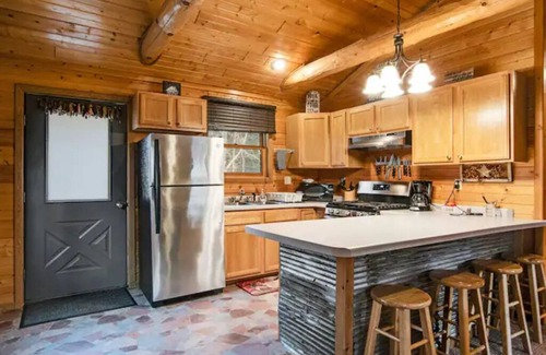 New Lisbon Cabine | Relaxin Cabins 2BR, 1BA #4
