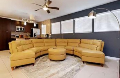 Rancho Oakey Maison | Relaxing 1 Story Villa Hot Tub BBQ By the Strip