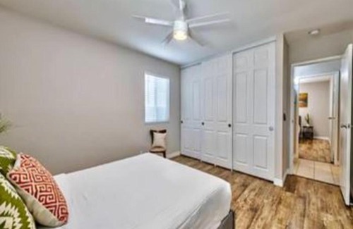 Rancho Oakey Maison | Relaxing 1 Story Villa Hot Tub BBQ By the Strip