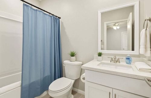 Glendale Appartement | Relaxing 2BD | 3Bed | 70" Smart TV | Free Parking