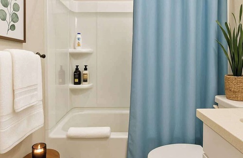 Glendale Appartement | Relaxing 2BD | 3Bed | 70" Smart TV | Free Parking