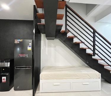 Balanga Maison | Relaxing 2BR Corner Home with Calming Lanai Area