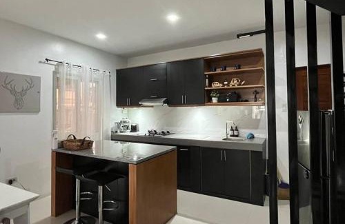 Balanga Maison | Relaxing 2BR Corner Home with Calming Lanai Area