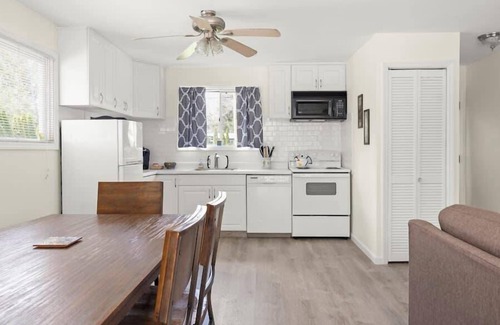 Copake Maison | Relaxing 2BR Lakehouse by CozySuites