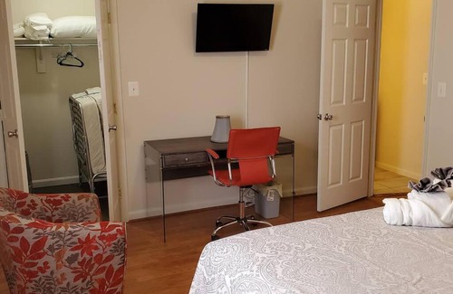 Park View Appartement | RELAXING 3 BR WITH FREE PARKING AT THE SEQUOIA