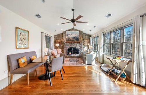 Aldie Maison | Relaxing Aldie Retreat with Fireplaces and Pool