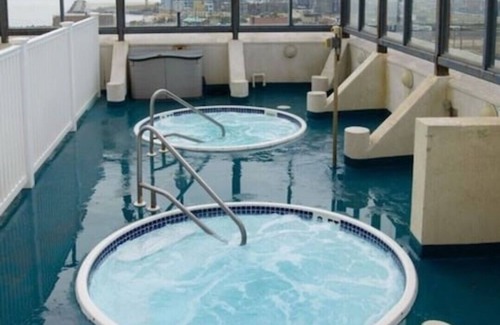 Atlantic City Station Balnéaire | Relaxing, Amenity Full, Boardwalk Studio w/ pool & hot tub -mins from the beach!