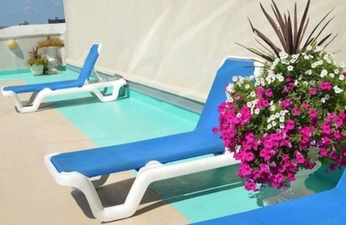 Atlantic City Station Balnéaire | Relaxing, Amenity Full, Boardwalk Studio w/ pool & hot tub -mins from the beach!