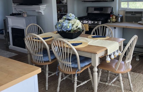 Hull Maison | Relaxing Beach Getaway$300. per night, 3 night minimum