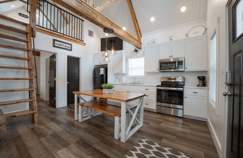 Edgemont Cottage | Majestic Creek Cottage #3 🤍 At Greers Ferry Lake 🤍 Family Sized w/ Fire Pit