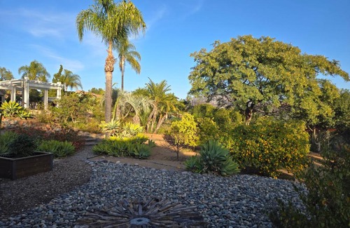Poway Maison | Relaxing Countryside Resort Guest House