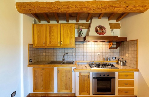 Cagli Appartement | Grand appartement dans une ferme avec 2 piscines