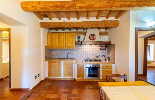 Cagli Appartement | Grand appartement dans une ferme avec 2 piscines