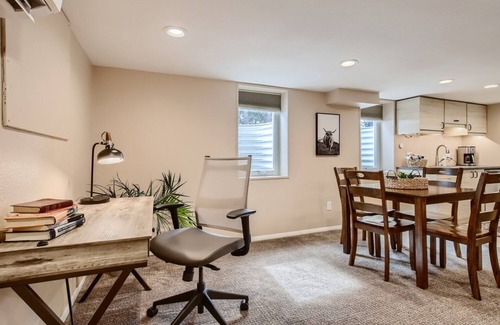 Castle Rock Appartement | Relaxing Downtown Castle Rock guest suite.