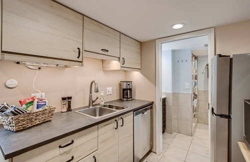 Castle Rock Appartement | Relaxing Downtown Castle Rock guest suite.