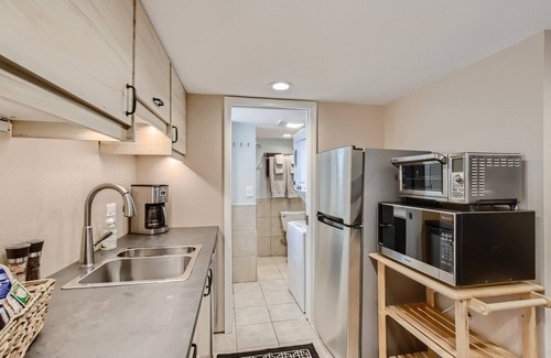 Castle Rock Appartement | Relaxing Downtown Castle Rock guest suite.