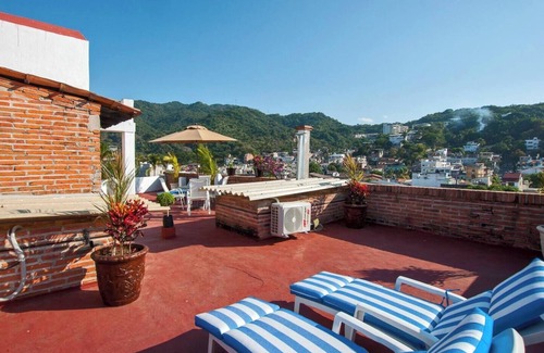 Lazaro Cardenas Appartement | Relaxing Escape in a Local Neighborhood w/ Rooftop –Near Zona Romantica & Beach