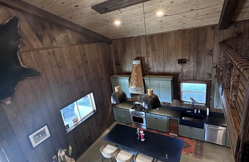 Panola Maison | Relaxing gameday or hunting retreat on 150 acres w/ loft