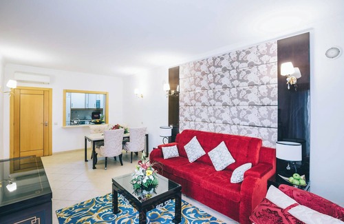 Areias de Sao Joao Hôtel | Relaxing Getaway Awaits! Spacious Suite, Kitchenette, Indoor and Outdoor Pools!