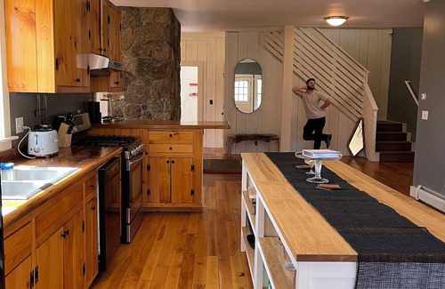 New Preston Maison | Relaxing Getaway by Lake Waramaug