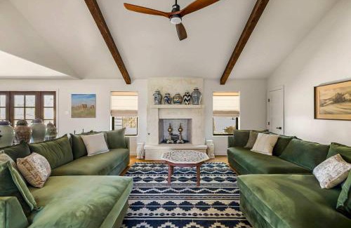 Boerne Maison | Relaxing Hill Country Home with Outdoor Fire Pit