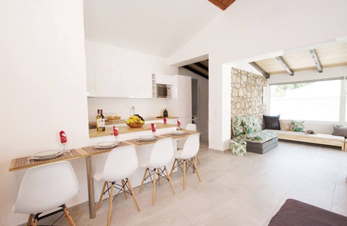 Areias de Sao Joao Villa | SENSATIONAL VILLA, WI-FI, A/C, PRIVATE HEATABLE POOL, 550M TO THE BEACH