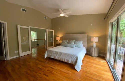 Tallahassee Maison | Relaxing home on the Lake with dock, and outdoor dining area