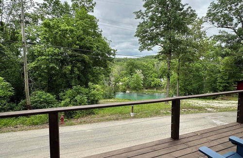 Mammoth Spring Maison | Relaxing Home with River View