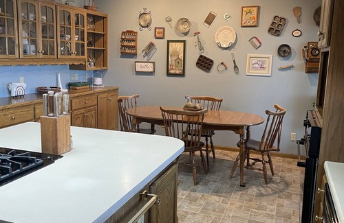 Rutland Lit Et Petit-Déjeuner | Relaxing Lake House, Private Beach/Yard, Dock, Jetski Lift, Continental Breakfst