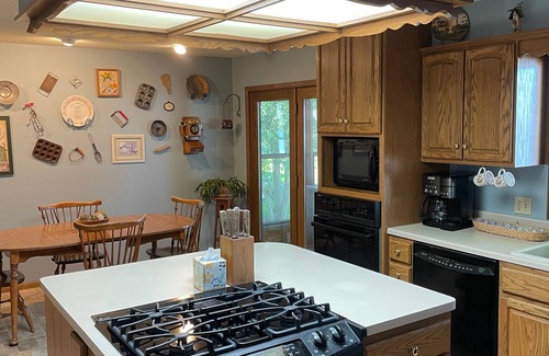 Rutland Lit Et Petit-Déjeuner | Relaxing Lake House, Private Beach/Yard, Dock, Jetski Lift, Continental Breakfst