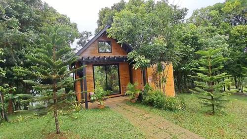 Cavinti Autre | Relaxing Lake side Staycation for Family ,2 to 3 hours away from Manila