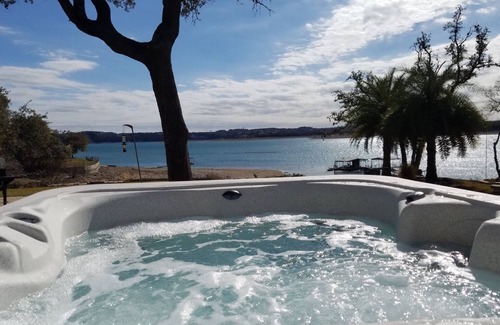 Rocky Ridge Appartement | Relaxing Lake Travis waterfront apartment with boat launch