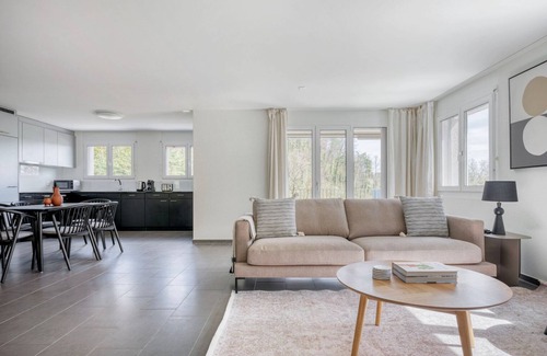 Center Appartement | Relaxing Leimbach 2BR w/ Storage & Shared Garden, nr Train, by Blueground