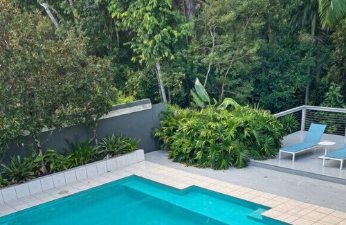 Buderim Maison | Relaxing oasis ideal for groups. Pool, AC, Wi-Fi