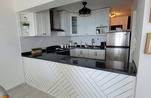 Caribbean Islands Appartement | Relaxing Ocean View Apartment- 2 minute walk to the beach!