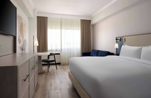 White Plains Hôtel | Relaxing Pet Friendly King Room w/ Easy Train Ride to New York City