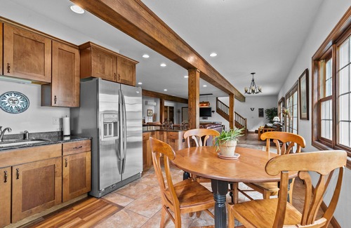 Galloway Maison | Relaxing property on a quiet road! Leave the hustle and bustle behind!
