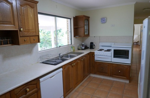 Caboolture Maison | Relaxing retreat by the River
