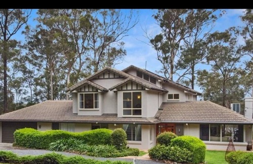 Capalaba Maison | Relaxing retreat house with water view