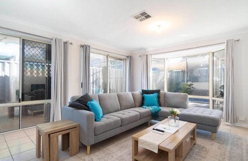 Redcliffe Maison | Relaxing retreat suitable for families with pool+great loaction