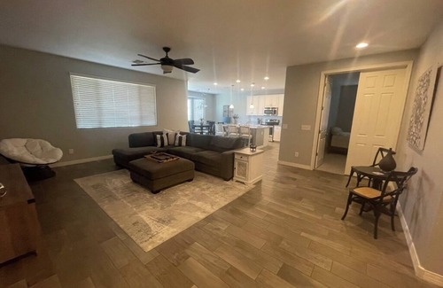 Waddell Maison | Relaxing Retreat w/ Heated Pool, near Golf, Hiking, Sports Stadiums and more…