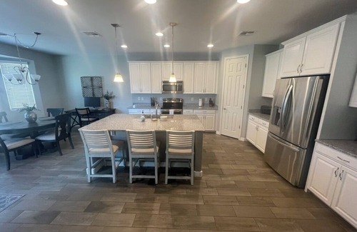 Waddell Maison | Relaxing Retreat w/ Heated Pool, near Golf, Hiking, Sports Stadiums and more…