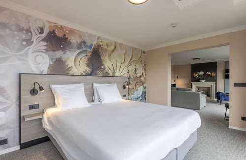 Exloo Hôtel | Relaxing Retreat with Heated Indoor Pool — Free Parking and Tennis Courts