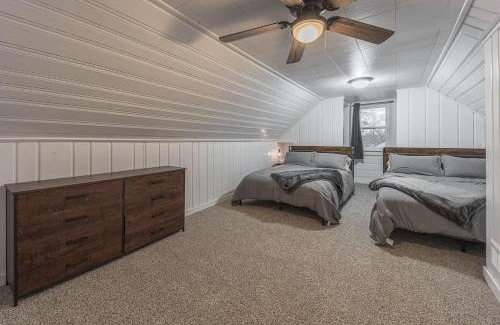 Rockford Maison | Relaxing Rockford Stay 3 br 1 bath in the heart of Northern Illinois Family Friendly