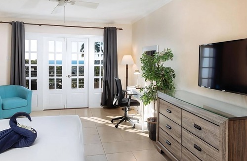Charlotte Hôtel | Relaxing Room w/ Scenic Ocean View From Balcony | Near Downtown Castries Market