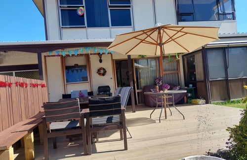 Otumoetai Maison | Relaxing save space for young families