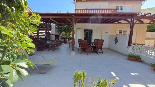 Pervolia Appartement | Relaxing Seaside Manors
